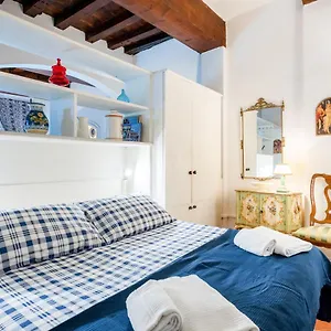 magnoli-ponte-vecchio-apartment.it-tuscanyhotel.com/