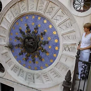 επισκεφθείτε το ξενοδοχείο